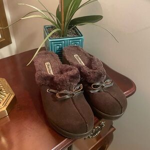 Size 8 vintage witchy clogs